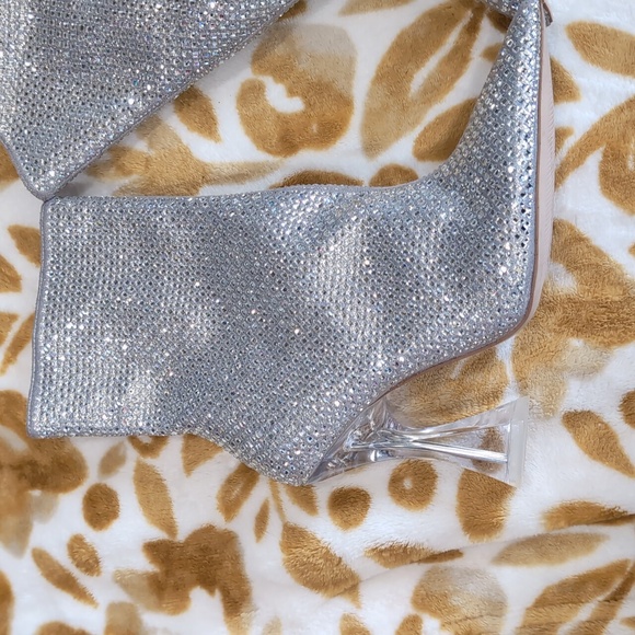 STEVE MADDEN Elegant Silver Women's Boots - Picture 3 of 7